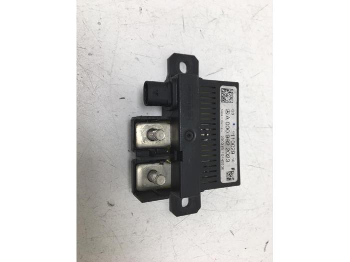 Gebruikte Accu sensor Mercedes ML III (166) 3.0 ML-350 BlueTEC V6 24V 4-Matic Prijs € 15,00 Margeregeling aangeboden door F. van den Mosselaar autodemontage