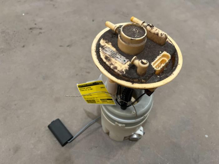 Gebruikte Tank element Pomp Mitsubishi Colt (Z2/Z3) 1.5 16V Prijs € 35,00 Margeregeling aangeboden door F. van den Mosselaar autodemontage