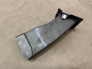 Gebruikte Luchtgeleider Audi E-tron (GEN) 50 quattro Prijs € 10,00 Margeregeling aangeboden door F. van den Mosselaar autodemontage