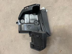 Gebruikte Bumpersteun links-achter Audi E-tron (GEN) 50 quattro Prijs € 15,00 Margeregeling aangeboden door F. van den Mosselaar autodemontage