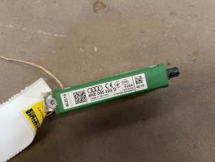 Gebruikte Antenne Versterker Audi E-tron (GEN) 50 quattro Prijs € 15,00 Margeregeling aangeboden door F. van den Mosselaar autodemontage