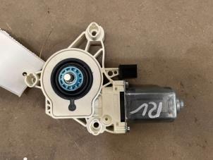 Gebruikte Motor electrisch raam Audi E-tron (GEN) 50 quattro Prijs € 25,00 Margeregeling aangeboden door F. van den Mosselaar autodemontage