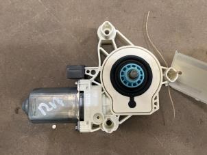 Gebruikte Motor electrisch raam Audi E-tron (GEN) 50 quattro Prijs € 25,00 Margeregeling aangeboden door F. van den Mosselaar autodemontage