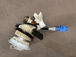 Gebruikte Brandstofpomp Elektrisch Mini Mini (R56) 1.6 16V Cooper S Prijs € 35,00 Margeregeling aangeboden door F. van den Mosselaar autodemontage