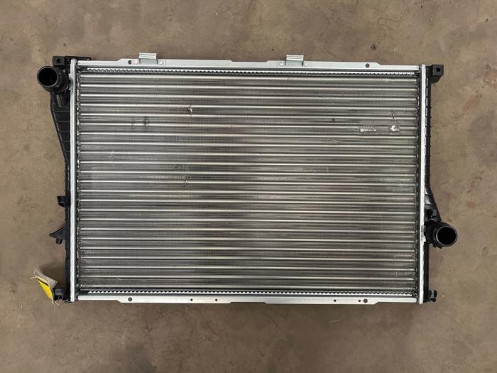 Gebruikte Radiateur BMW 7 serie (E38) 740i/iL 4.4 V8 32V Prijs € 75,00 Margeregeling aangeboden door F. van den Mosselaar autodemontage