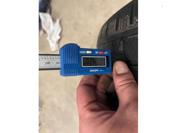 Velgen set + banden van een Hyundai Tucson (TL) 2.0 CRDi 16V High Power 4WD 2019