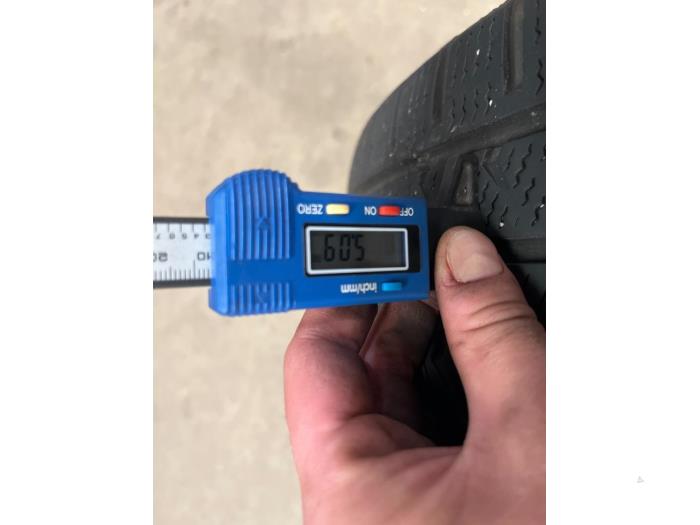 Velgen set + banden van een Hyundai Tucson (TL) 2.0 CRDi 16V High Power 4WD 2019