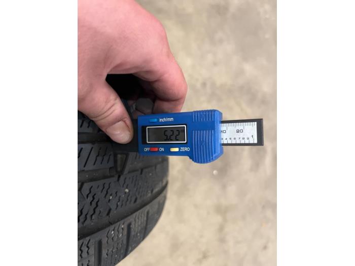 Velgen set + banden van een Hyundai Tucson (TL) 2.0 CRDi 16V High Power 4WD 2019