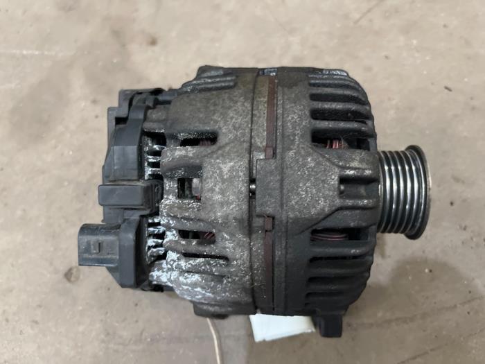 Gebruikte Alternator Volkswagen Touran (1T1/T2) 1.6 FSI 16V Prijs € 35,00 Margeregeling aangeboden door F. van den Mosselaar autodemontage