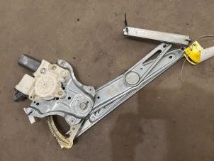Gebruikte Ruitmechaniek 4Deurs rechts-voor Toyota Avensis Wagon (T25/B1E) 1.6 16V VVT-i Prijs € 22,50 Margeregeling aangeboden door F. van den Mosselaar autodemontage