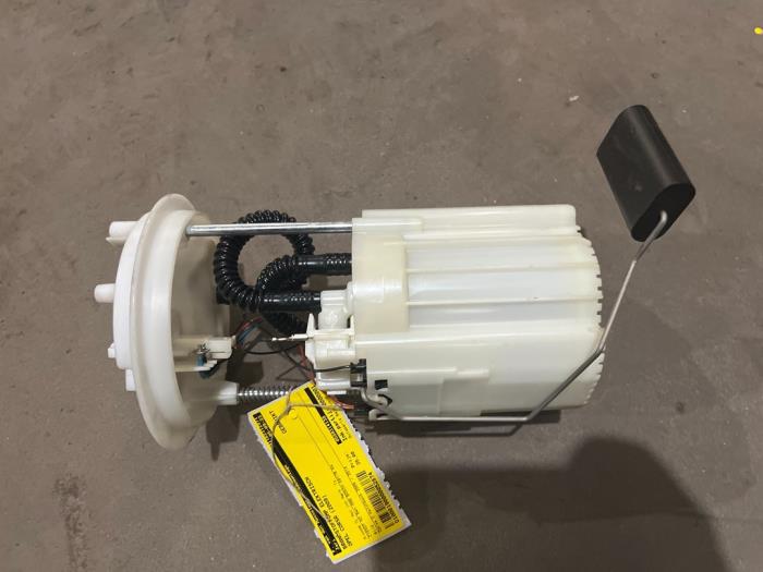 Gebruikte Tank element Pomp Opel Corsa D 1.0 Prijs € 35,00 Margeregeling aangeboden door F. van den Mosselaar autodemontage