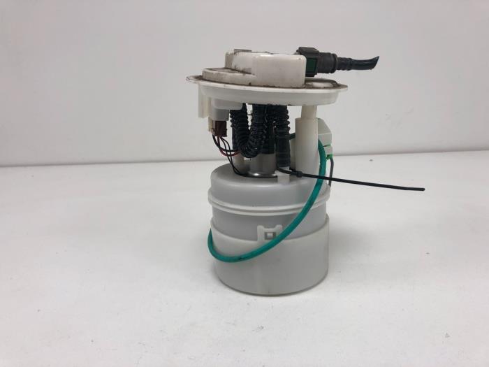 Gebruikte Tank element Pomp Dacia Sandero I (BS) 1.2 16V Prijs € 25,00 Margeregeling aangeboden door F. van den Mosselaar autodemontage