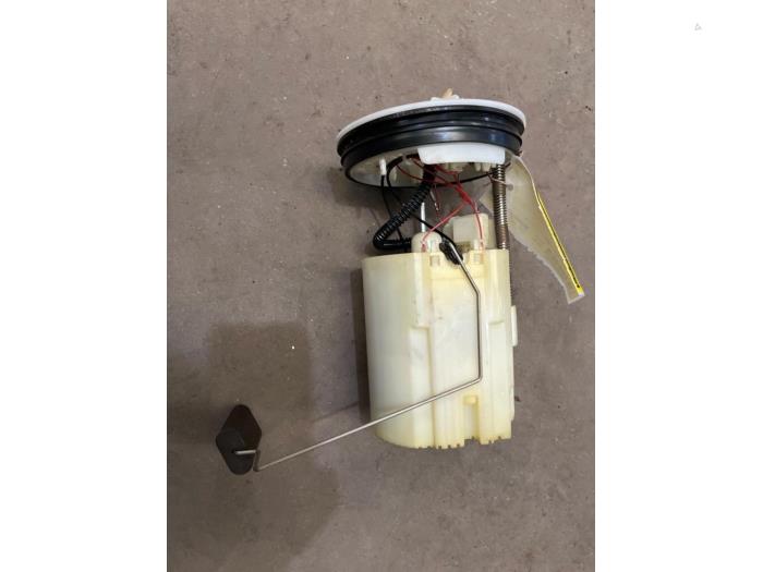 Gebruikte Tank element Pomp Ford Focus 3 1.6 Ti-VCT 16V 105 Prijs € 35,00 Margeregeling aangeboden door F. van den Mosselaar autodemontage