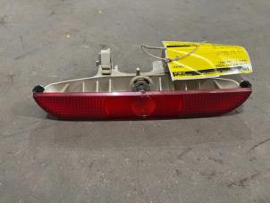 Gebruikte Extra Remlicht midden Mazda 3 (BK12) 1.6 CiTD 16V Prijs € 10,00 Margeregeling aangeboden door F. van den Mosselaar autodemontage