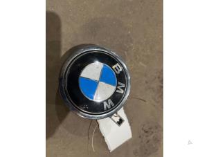 Gebruikte Handgreep Achterklep BMW 1 serie (E87/87N) 116d 16V Prijs € 10,00 Margeregeling aangeboden door F. van den Mosselaar autodemontage