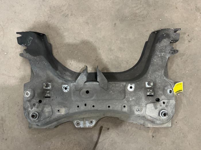 Gebruikte Subframe Renault Clio IV (5R) 1.6 Turbo 16V RS 200 EDC Prijs € 50,00 Margeregeling aangeboden door F. van den Mosselaar autodemontage