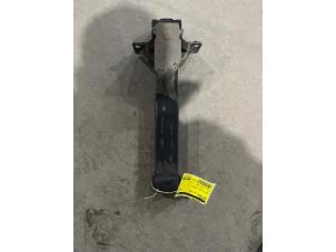 Gebruikte Motorsteun Ford Transit 2.0 TDCi 16V 260S Prijs € 20,00 Margeregeling aangeboden door F. van den Mosselaar autodemontage