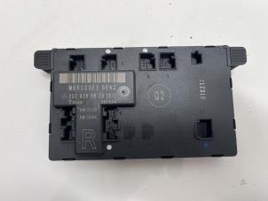 Gebruikte Deur module Mercedes C (W203) 2.0 C-180 16V Prijs € 20,00 Margeregeling aangeboden door F. van den Mosselaar autodemontage
