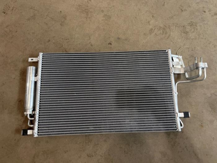 Gebruikte Airco Condensor Hyundai Tucson (JM) 2.0 CRDi 16V 4x2 Prijs € 50,00 Margeregeling aangeboden door F. van den Mosselaar autodemontage