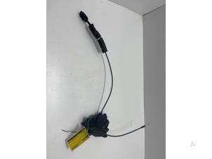 Gebruikte Slotmechaniek Portier 4Deurs links-achter Renault Grand Scénic III (JZ) 1.5 dCi 110 Prijs € 15,00 Margeregeling aangeboden door F. van den Mosselaar autodemontage