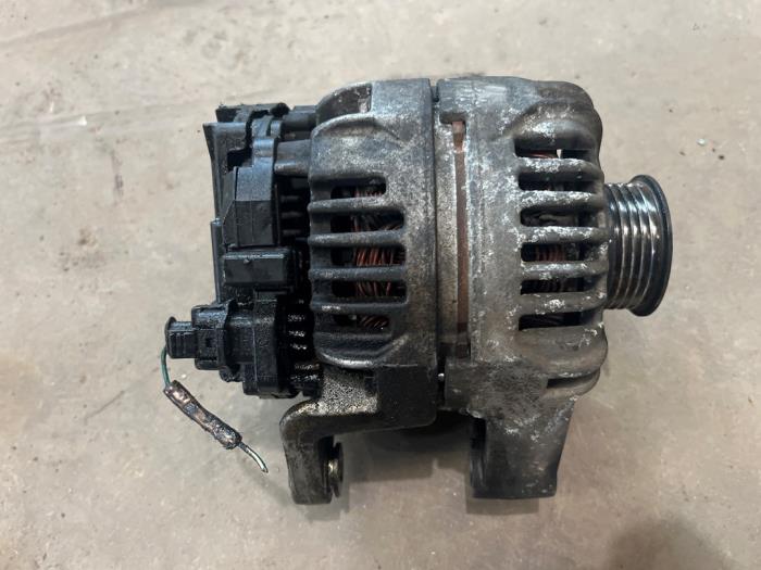 Gebruikte Dynamo Opel Corsa D 1.4 16V Twinport Prijs € 35,00 Margeregeling aangeboden door F. van den Mosselaar autodemontage