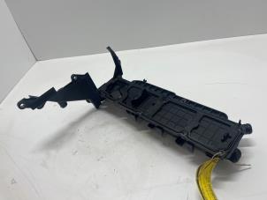 Gebruikte Kleppendeksel Peugeot Partner (GC/GF/GG/GJ/GK) 1.6 BlueHDI 75 Prijs € 30,00 Margeregeling aangeboden door F. van den Mosselaar autodemontage