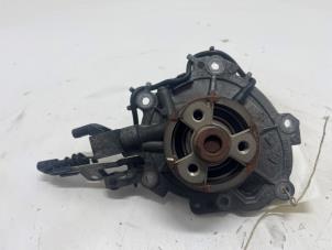 Gebruikte Waterpomp Jaguar XE 2.0 D E-Performance 16V Prijs € 25,00 Margeregeling aangeboden door F. van den Mosselaar autodemontage