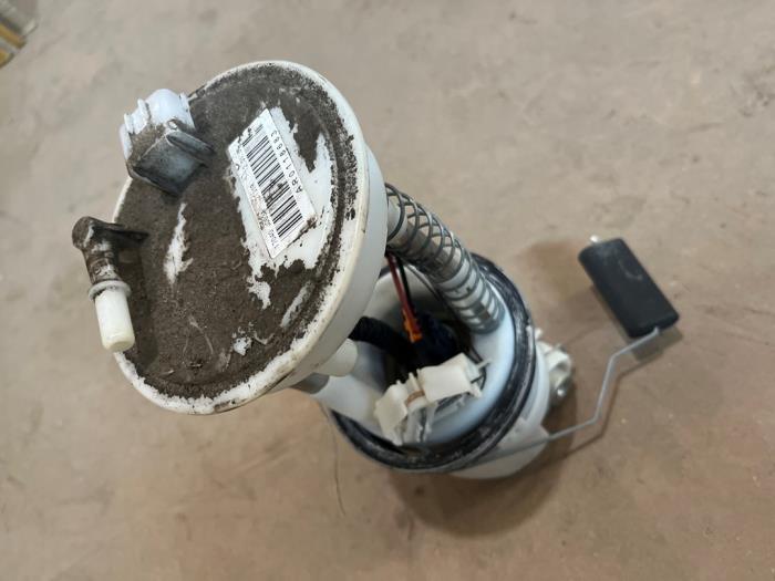 Gebruikte Tank element Pomp Nissan Qashqai (J10) 2.0 16V Prijs € 50,00 Margeregeling aangeboden door F. van den Mosselaar autodemontage