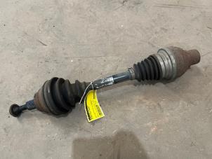 Gebruikte Homokineetas links-voor Volkswagen Golf Plus (5M1/1KP) 1.9 TDI 105 Prijs € 75,00 Margeregeling aangeboden door F. van den Mosselaar autodemontage