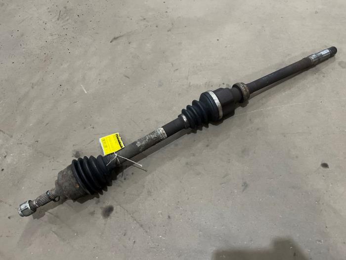 Gebruikte Steekas rechts-voor Peugeot 206 (2A/C/H/J/S) 1.4 16V Prijs € 35,00 Margeregeling aangeboden door F. van den Mosselaar autodemontage