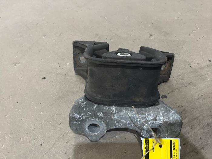 Gebruikte Motorrubber Opel Combo (Corsa C) 1.7 DI 16V Prijs € 10,00 Margeregeling aangeboden door F. van den Mosselaar autodemontage