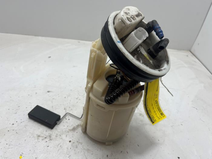 Gebruikte Tank element Pomp Volkswagen Golf IV (1J1) 1.6 Prijs € 35,00 Margeregeling aangeboden door F. van den Mosselaar autodemontage