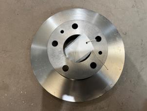 Gebruikte Remschijf voor Peugeot Boxer (230L) 1.9D Prijs € 20,00 Margeregeling aangeboden door F. van den Mosselaar autodemontage