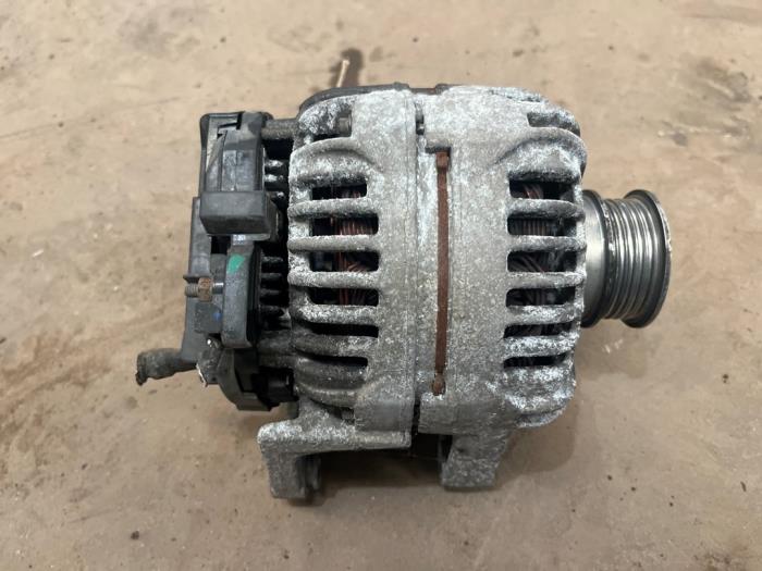 Gebruikte Dynamo Opel Astra H (L48) 1.6 16V Twinport Prijs € 35,00 Margeregeling aangeboden door F. van den Mosselaar autodemontage