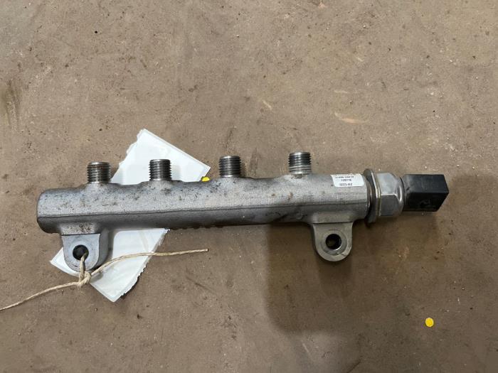 Gebruikte Injector brug Hyundai i20 1.1 CRDi VGT 12V Prijs € 25,00 Margeregeling aangeboden door F. van den Mosselaar autodemontage