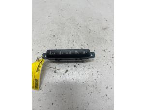 Gebruikte Display Interieur Nissan Qashqai (J10) 2.0 16V Prijs € 10,00 Margeregeling aangeboden door F. van den Mosselaar autodemontage