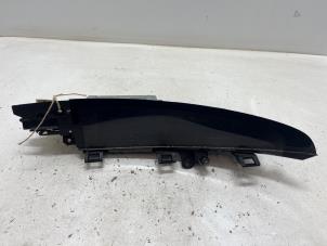 Gebruikte Display Interieur Mazda 3 Sport (BL14/BLA4/BLB4) 1.6i MZR 16V Prijs € 50,00 Margeregeling aangeboden door F. van den Mosselaar autodemontage