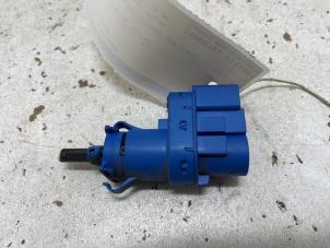 Gebruikte Schakelaar Remlicht Mazda 3 Sport (BL14/BLA4/BLB4) 1.6i MZR 16V Prijs € 10,00 Margeregeling aangeboden door F. van den Mosselaar autodemontage