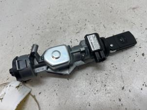 Gebruikte Kontaktslot + Sleutel Mazda 3 Sport (BL14/BLA4/BLB4) 1.6i MZR 16V Prijs € 25,00 Margeregeling aangeboden door F. van den Mosselaar autodemontage