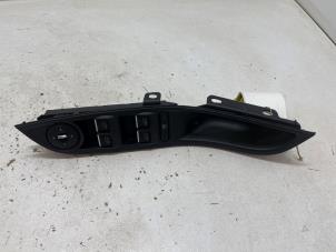Gebruikte Schakelaar Elektrisch Raam Ford Focus 3 1.0 Ti-VCT EcoBoost 12V 100 Prijs € 15,00 Margeregeling aangeboden door F. van den Mosselaar autodemontage