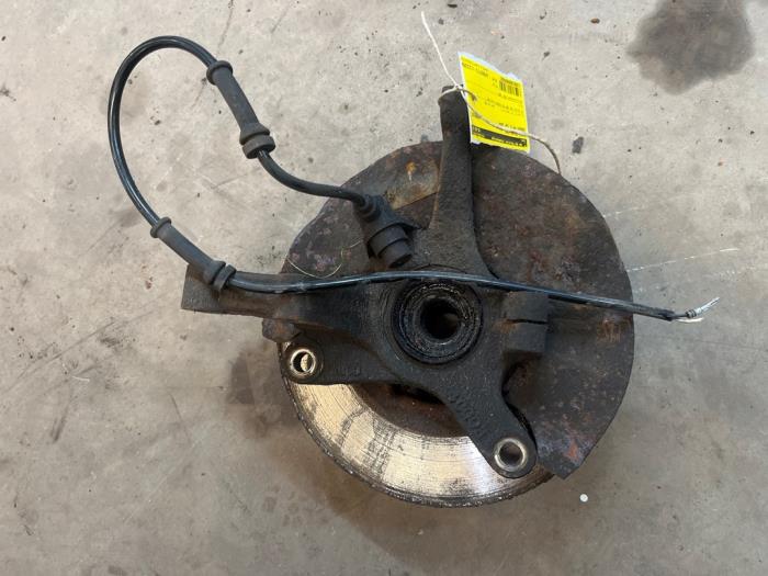 Fusee rechts-voor van een Daewoo Matiz 0.8 S,SE 2004