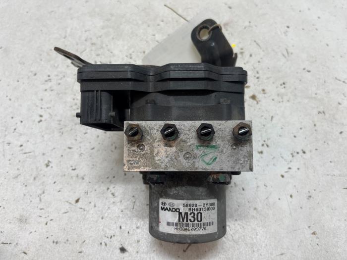 Gebruikte ABS Pomp Hyundai iX35 (LM) 1.6 GDI 16V Prijs € 35,00 Margeregeling aangeboden door F. van den Mosselaar autodemontage
