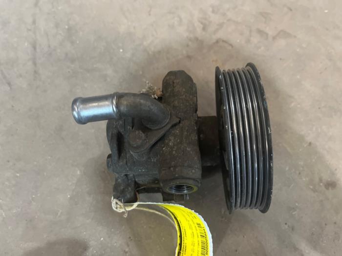 Gebruikte Servopomp Volkswagen Caddy III (2KA,2KH,2CA,2CH) 2.0 SDI Prijs € 35,00 Margeregeling aangeboden door F. van den Mosselaar autodemontage