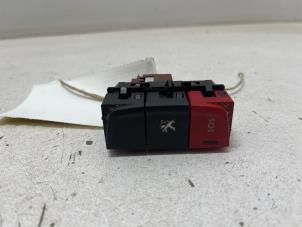 Gebruikte SOS knop Peugeot 508 SW (8E/8U) 2.0 HDiF 16V Autom. Prijs € 10,00 Margeregeling aangeboden door F. van den Mosselaar autodemontage