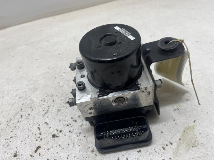 Gebruikte ABS Pomp Opel Combo 1.6 CDTI 16V Prijs € 35,00 Margeregeling aangeboden door F. van den Mosselaar autodemontage