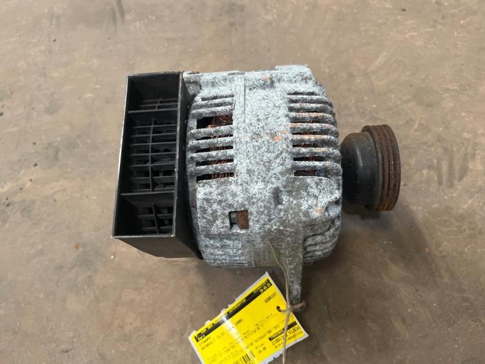 Gebruikte Dynamo Renault Clio II (BB/CB) 1.6 Autom. Prijs € 25,00 Margeregeling aangeboden door F. van den Mosselaar autodemontage