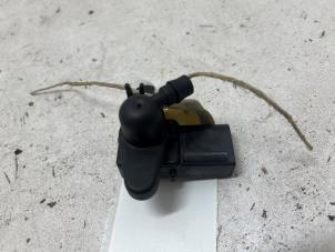 Gebruikte Map Sensor (inlaatspruitstuk) BMW 3 serie (E93) 320i 16V Prijs € 10,00 Margeregeling aangeboden door F. van den Mosselaar autodemontage
