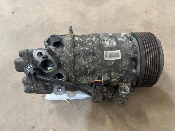 Gebruikte Aircopomp BMW 3 serie (E93) 320i 16V Prijs € 75,00 Margeregeling aangeboden door F. van den Mosselaar autodemontage