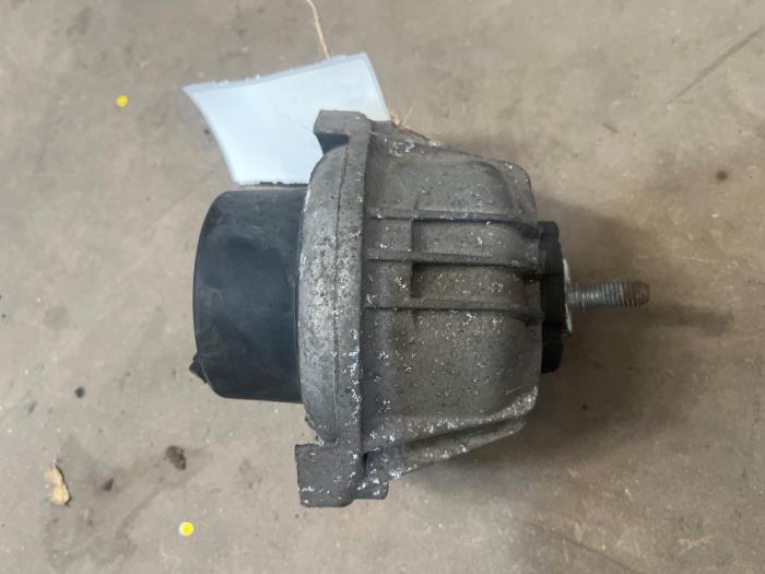 Gebruikte Motorsteun BMW 3 serie (E93) 320i 16V Prijs € 25,00 Margeregeling aangeboden door F. van den Mosselaar autodemontage