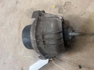 Gebruikte Motorrubber BMW 3 serie (E93) 320i 16V Prijs € 25,00 Margeregeling aangeboden door F. van den Mosselaar autodemontage